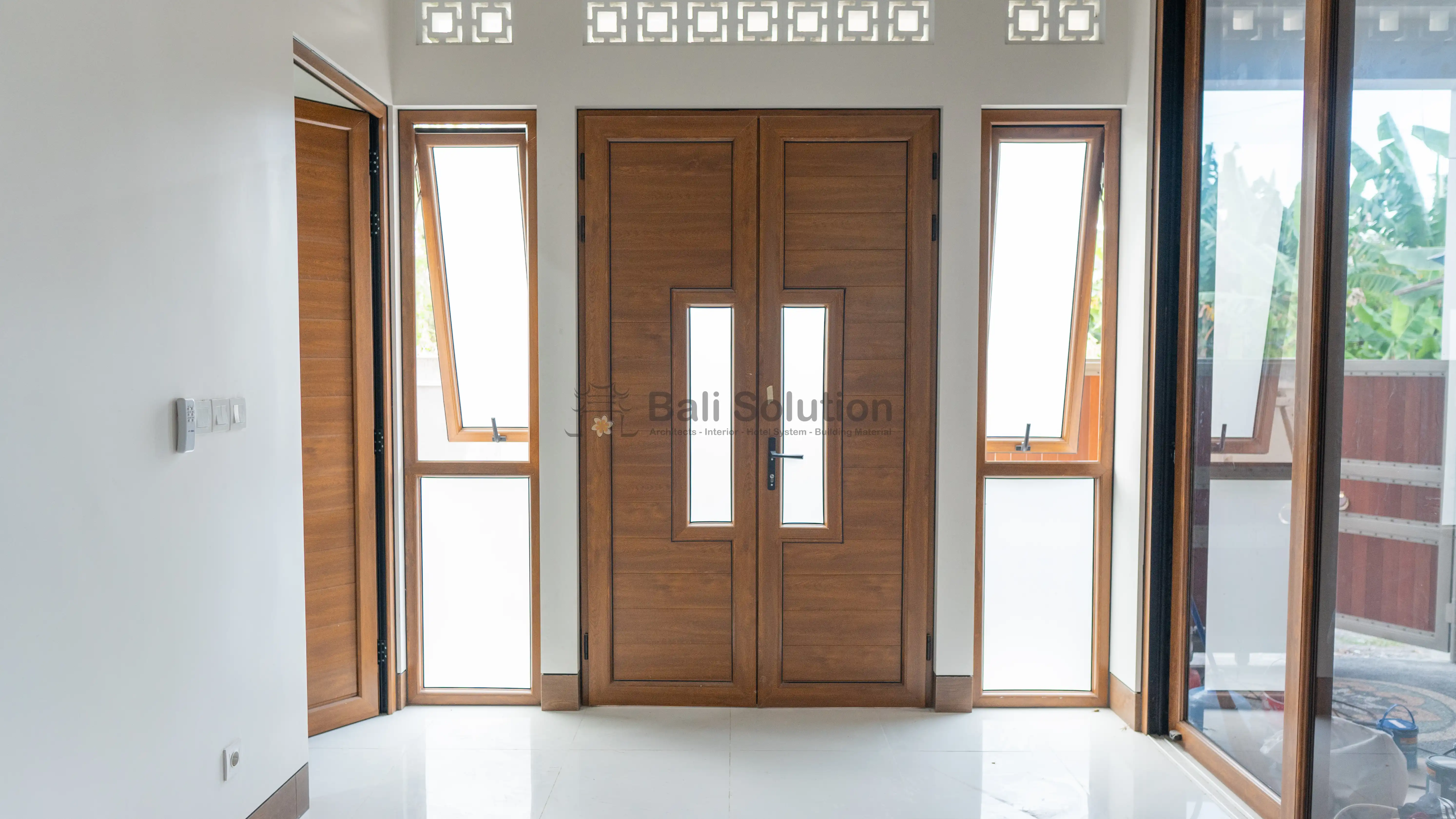 Pintu yang 100% Tahan Air dan Anti Jamur